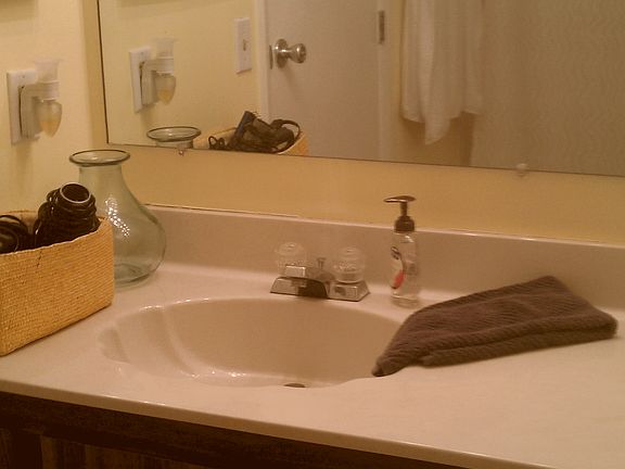 Bathroom Pic 3