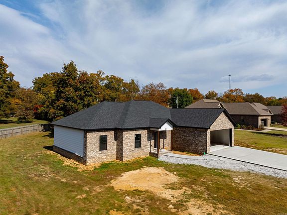 5th image of 15 Woodfield Dr