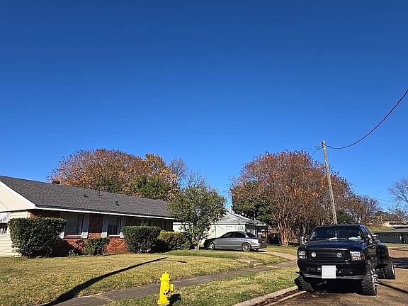 4th image of 214 S Youree St