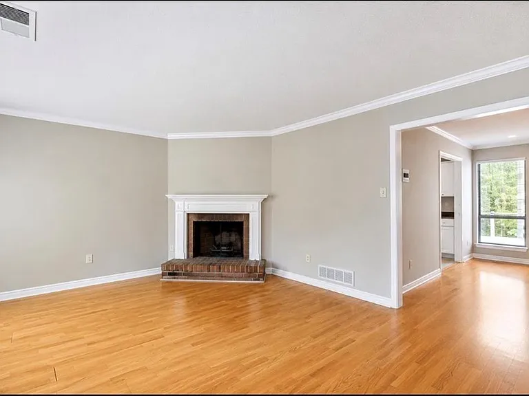 2390 Newport Lndg — Photo 2