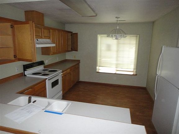5th image of 4105 W Hood Ave