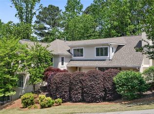 6274 Woodlake Dr, Buford, GA 30518