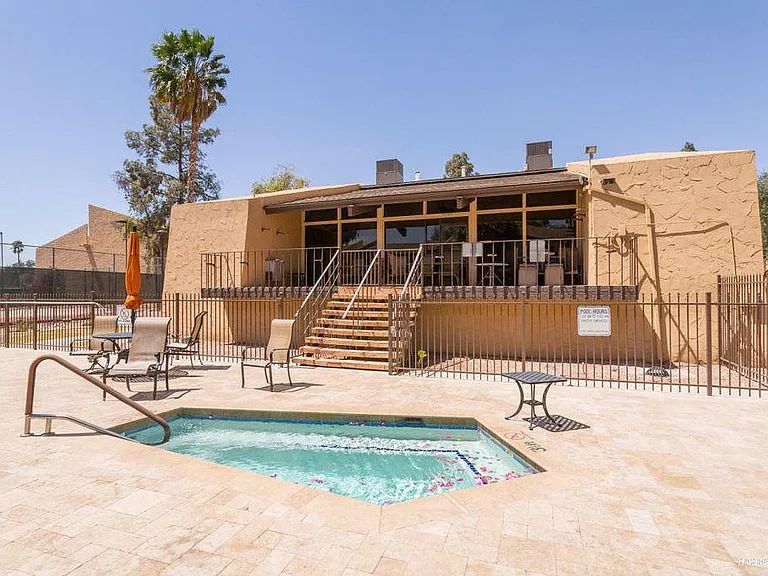 Clubhouse with jacuzzi
