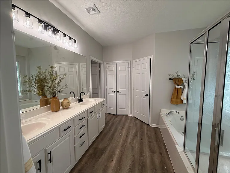 14 Dardenelle Ct — Photo 9