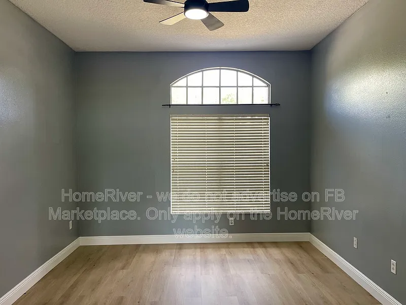 4 bed, 3.0 bath, 2828 sqft, $2,995 — Photo 4