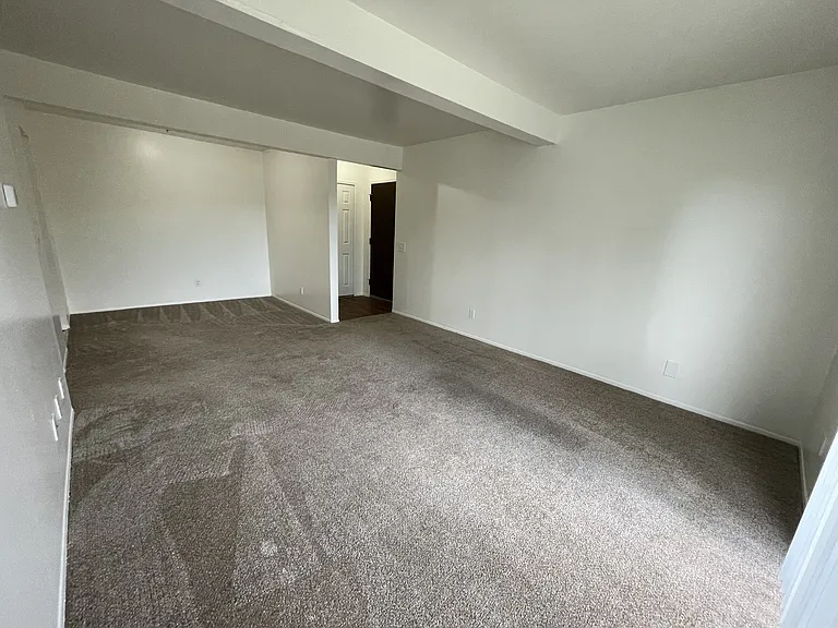 Windsor Place Apartments — Photo 50