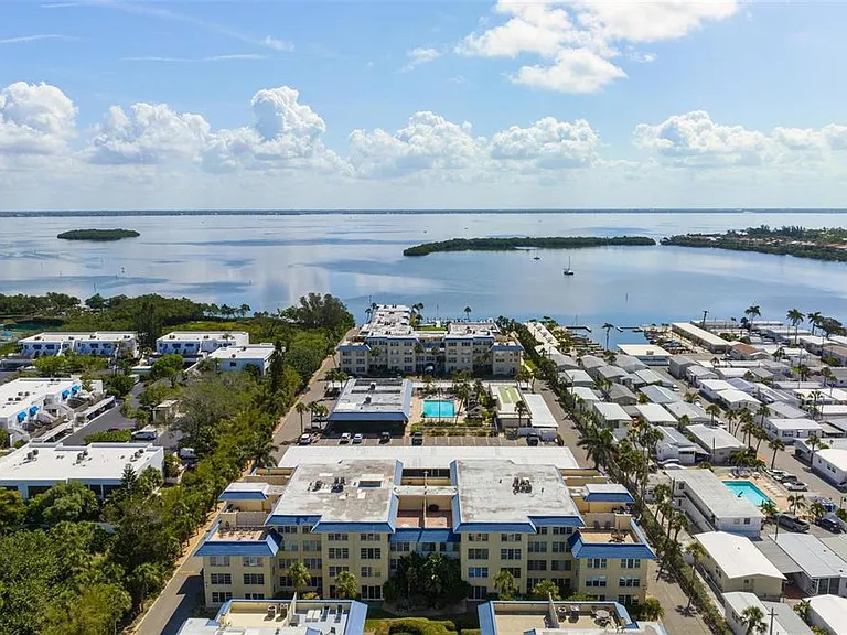 3806 Gulf Of Mexico Dr #C202 — Photo 5