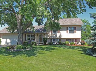 122 Stratford Ct, Naperville, IL 60540