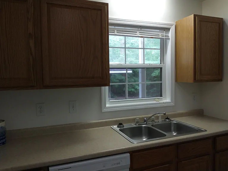 610 Heathwood Dr #A — Photo 17