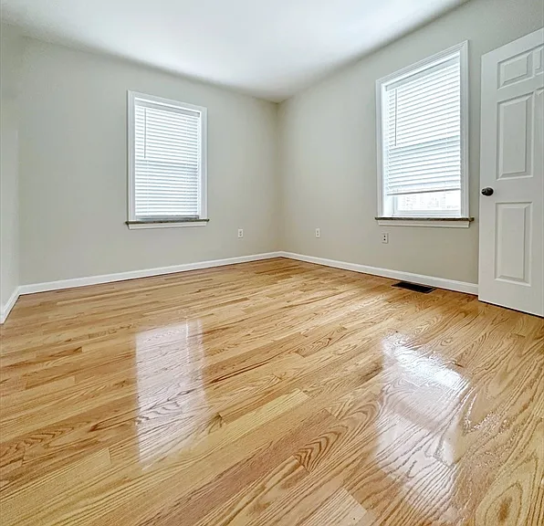 90 George St #90 — Photo 11