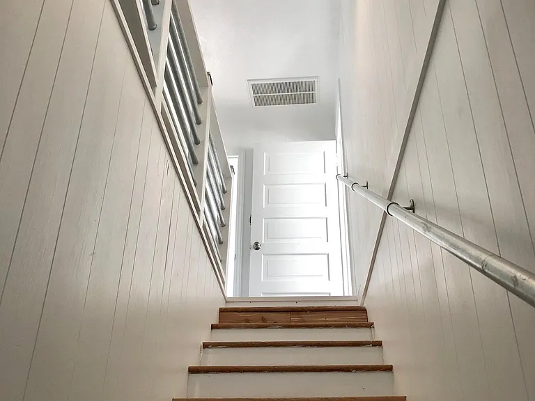 512 Holcomb Ave — Photo 8