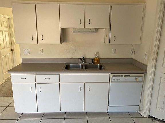 4th image of 6 Ferber Ln