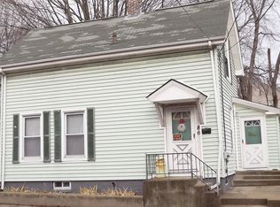 86 Hamlet Ave, Woonsocket, RI 02895