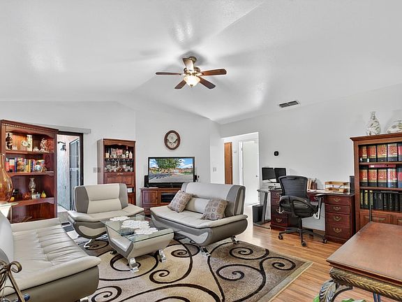 5th image of 3072 Radford Way