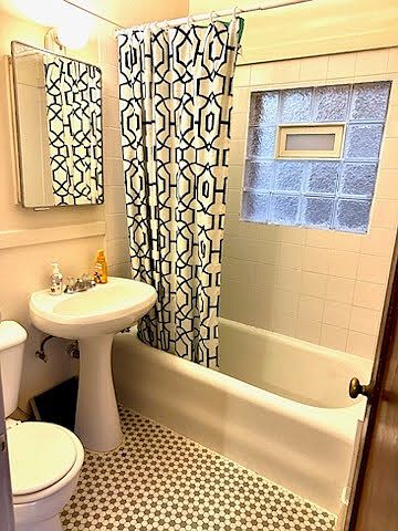 1st image of 3059 S Kinnickinnic Ave #5