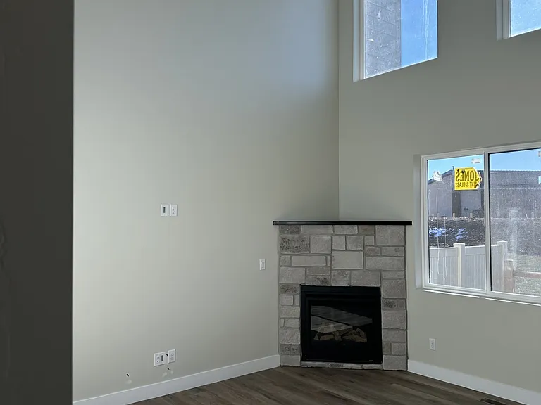 1458 Sunflower Ln — Photo 5