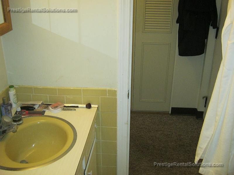 1st image of 60 Greentree Ln APT 25
