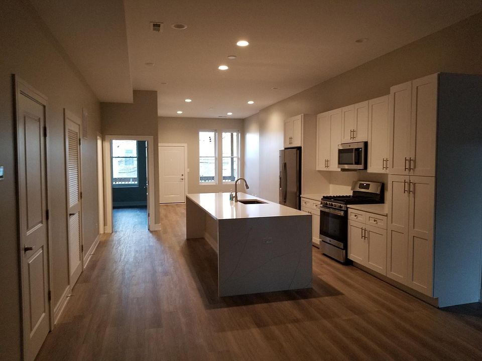 1st image of 1154-1 W Grand Ave #2