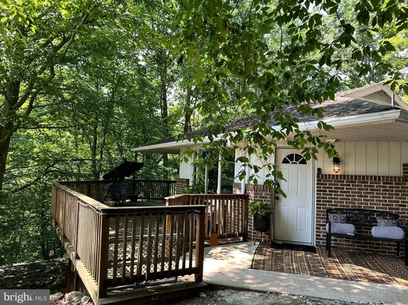 963 Golf Course Rd, Birdsboro, PA 19508