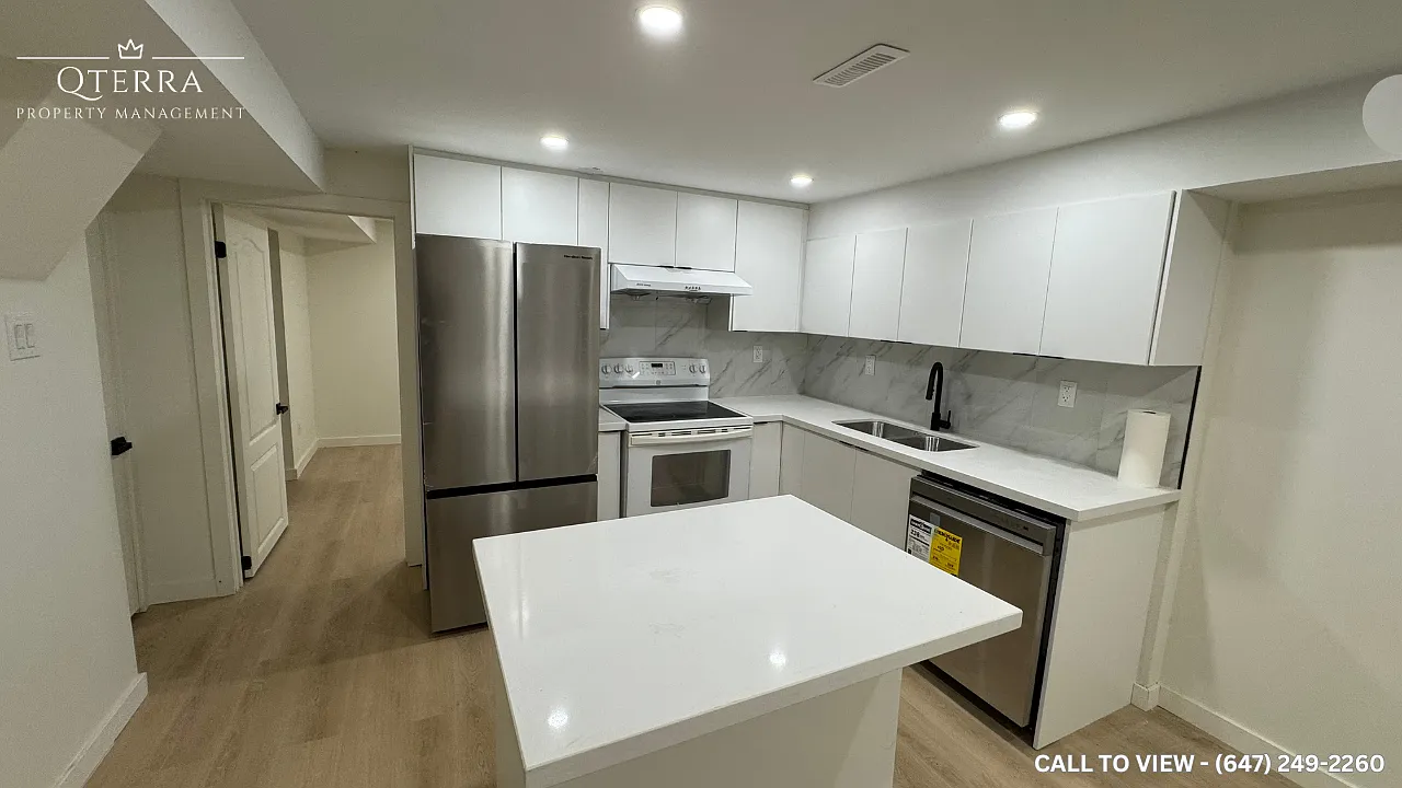 2 bed, 700 sqft, $1,749 — Photo 2