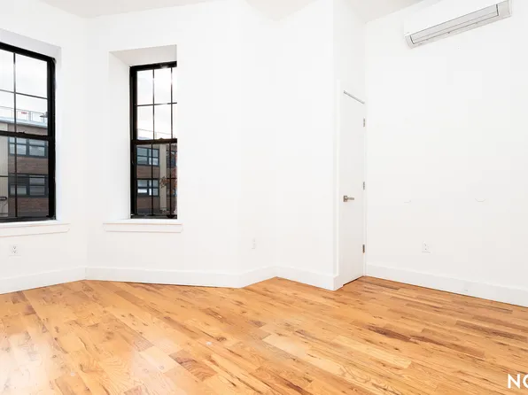 257 Hart Street image 4 of 21