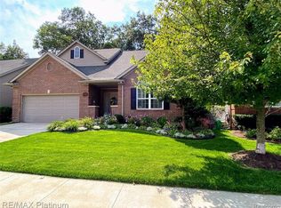 4604 Spring Mountain Dr, Brighton, MI