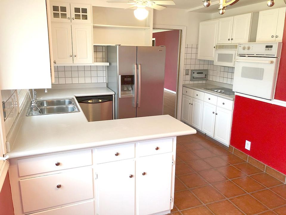 2nd image of 6925 Dawson Ln