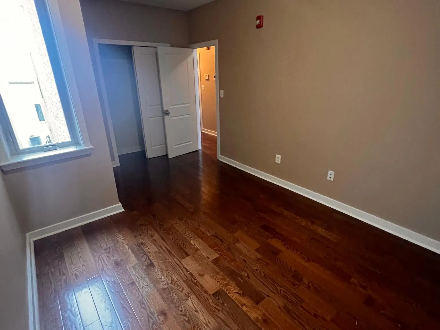 3 bed, 1200 sqft, $2,200 — Photo 3