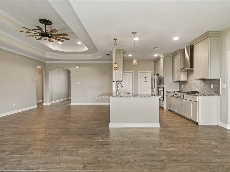 7721 Dove Hollow Dr — Photo 8