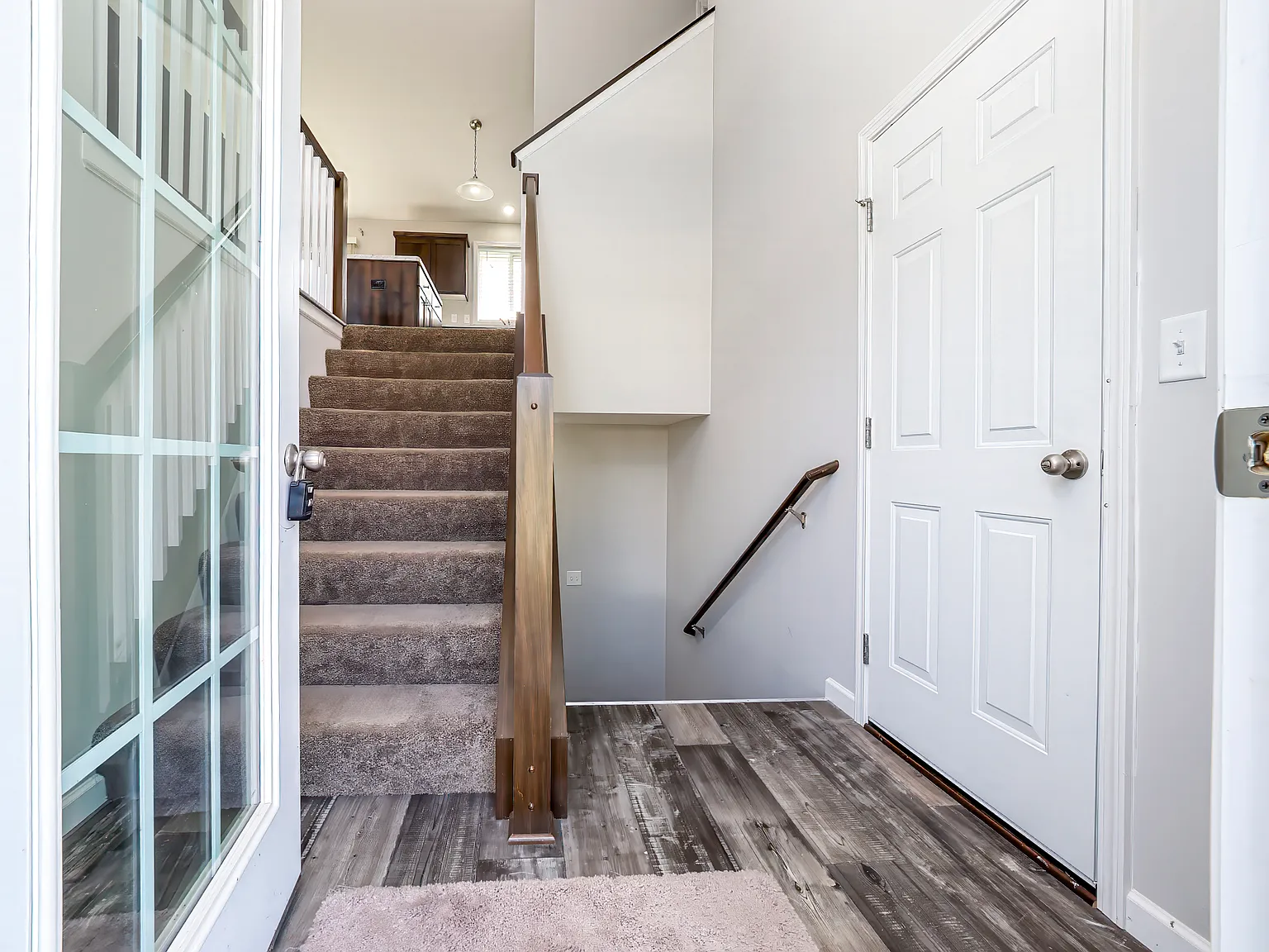 4 bed, 2055 sqft, $2,450 — Photo 2