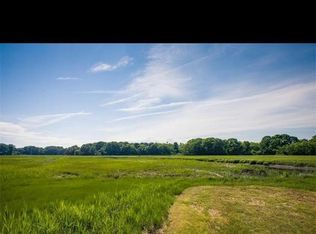 15 Linden Ave, Branford, CT 06405