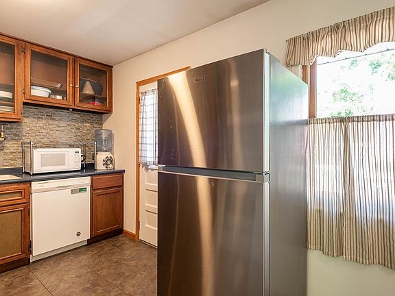 5th image of 3112 S Fairington Dr