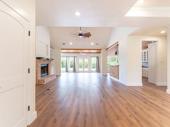 5th image of 38 Jubilee Farm Rd