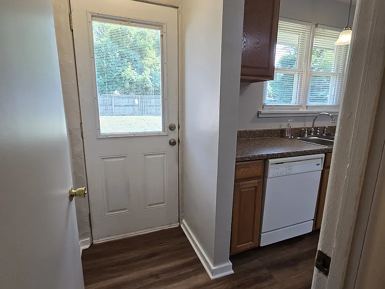 3431 Fullerton Ave — Photo 37