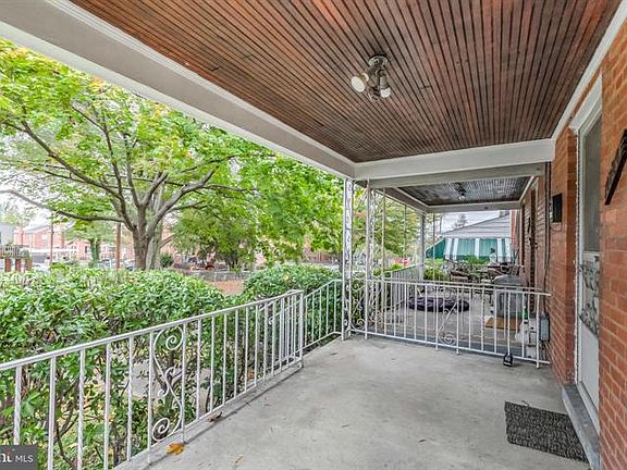Private Front Porch