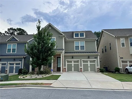 1055 Penny Ln Photo 1