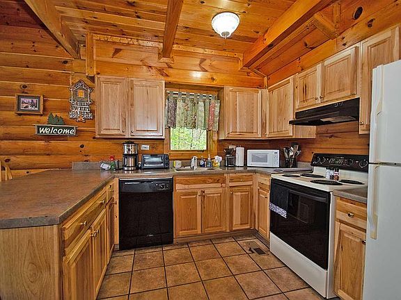3rd image of 1729 Scenic Woods Way