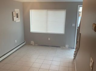 944 Douglas Ave, Providence, RI 02908