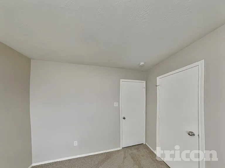 1403 Glens Ferry Ln — Photo 12