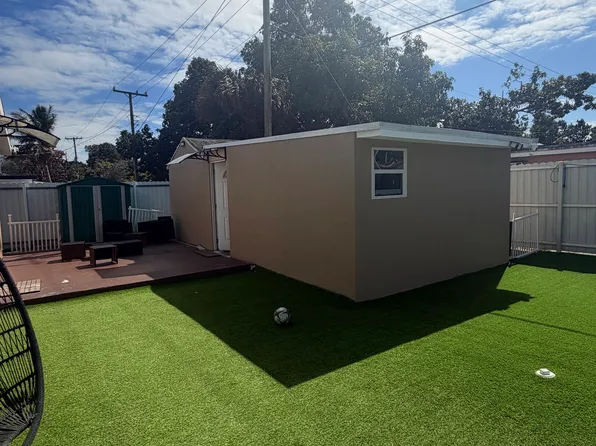 370 NW 188th St, Miami Gardens, FL 33169