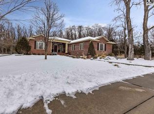 3904 Boxwood Ct, Hutchinson, KS 67502