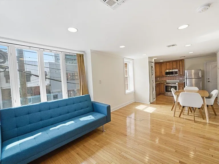 90 Court House Pl #2R — Photo 3