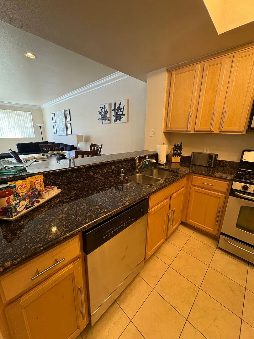 Long or short term available! Live in luxury in this fully furnished 2 bedroom condo. — Photo 4