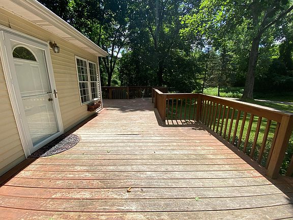 Large Deck!