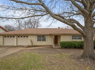 1213 Sproles Dr, Benbrook, TX 76126