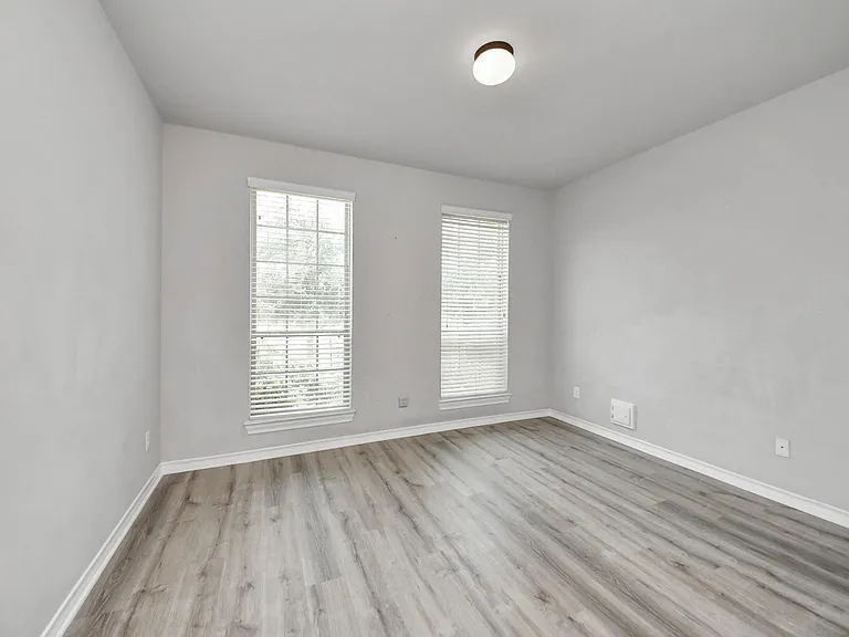 2310 Brett Ct — Photo 8