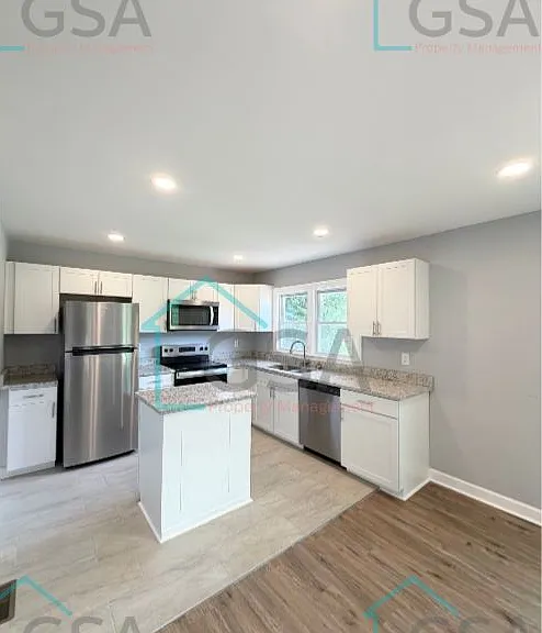 15 Penrose Ave — Photo 7