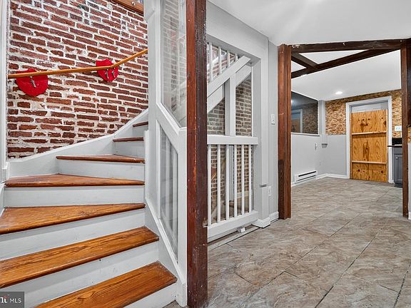 4th image of 504 Callender St