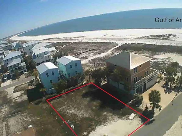 121 42nd St, Mexico Beach, FL 32456
