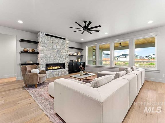 3rd image of 870 N Creekwater Ave Lot 6/5